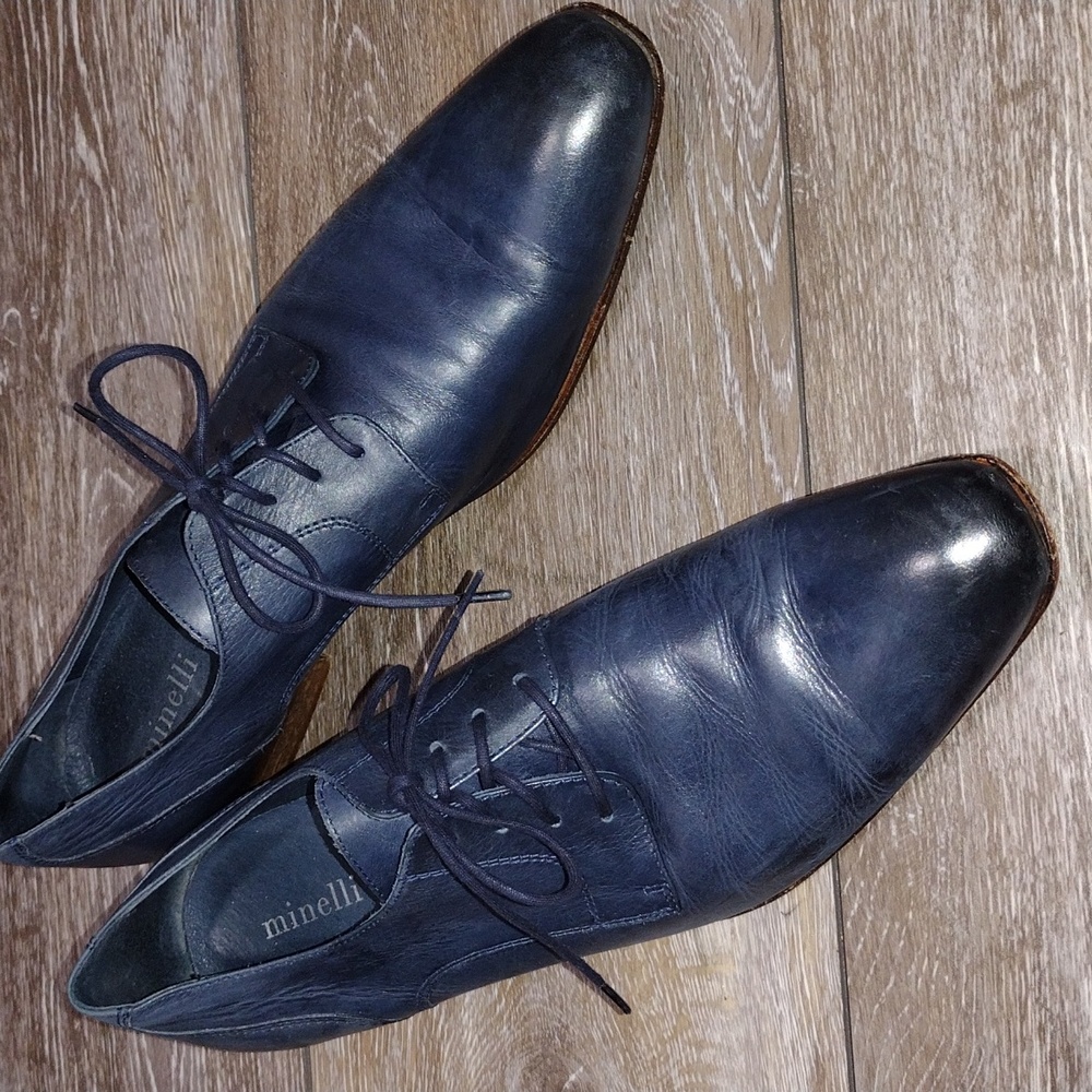 Minelli blue leather skinny Oxfords. Size 10